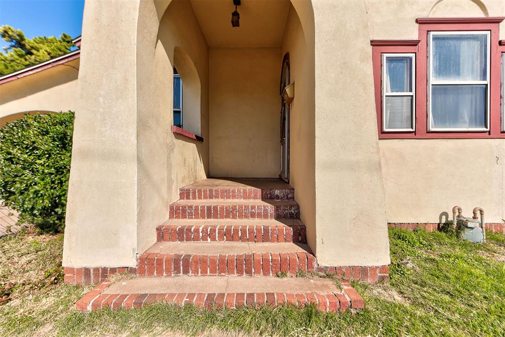 1106 Sunset Drive Property Photo 4
