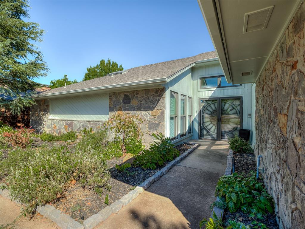 10604 Admiral Drive Property Photo 2