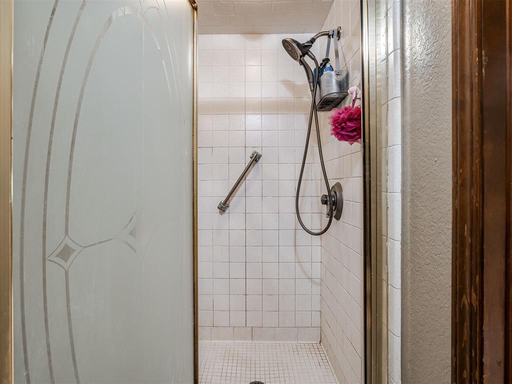 10604 Admiral Drive Property Photo 28