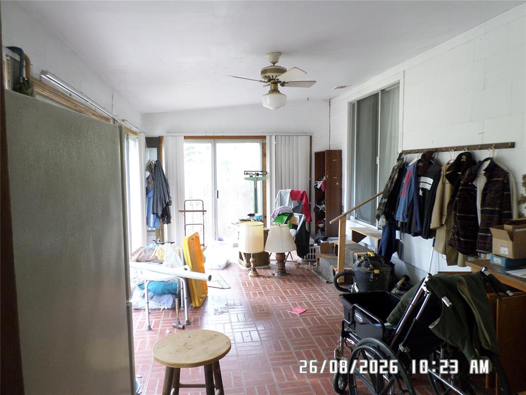 1101 S Miles Avenue Property Photo 7