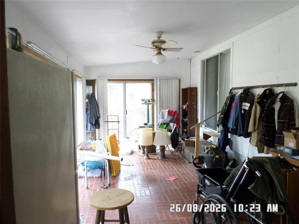 1101 S Miles Avenue Property Photo 8