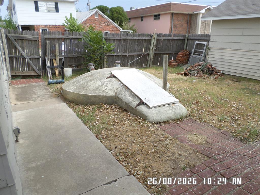 1101 S Miles Avenue Property Photo 9