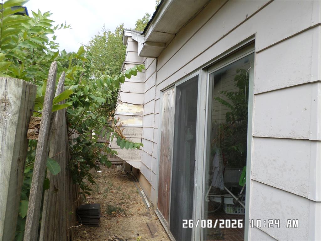 1101 S Miles Avenue Property Photo 11