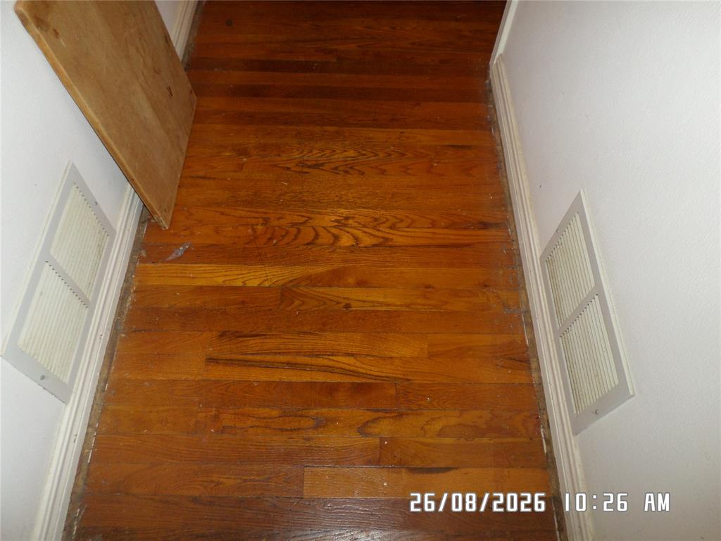 1101 S Miles Avenue Property Photo 12