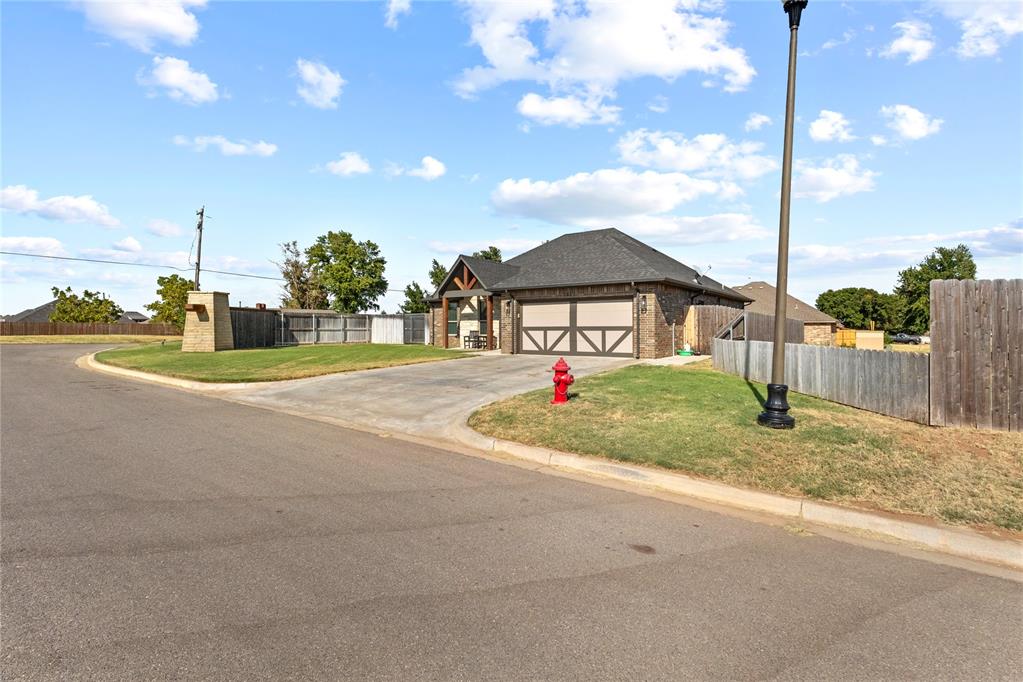 2812 Landrun Property Photo 3