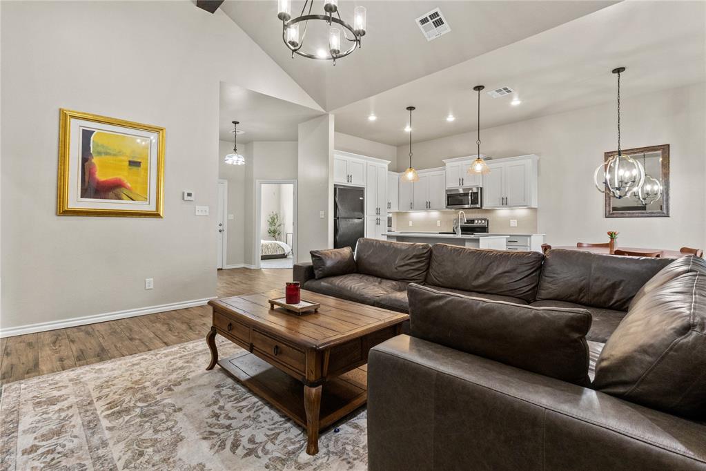 2812 Landrun Property Photo 10
