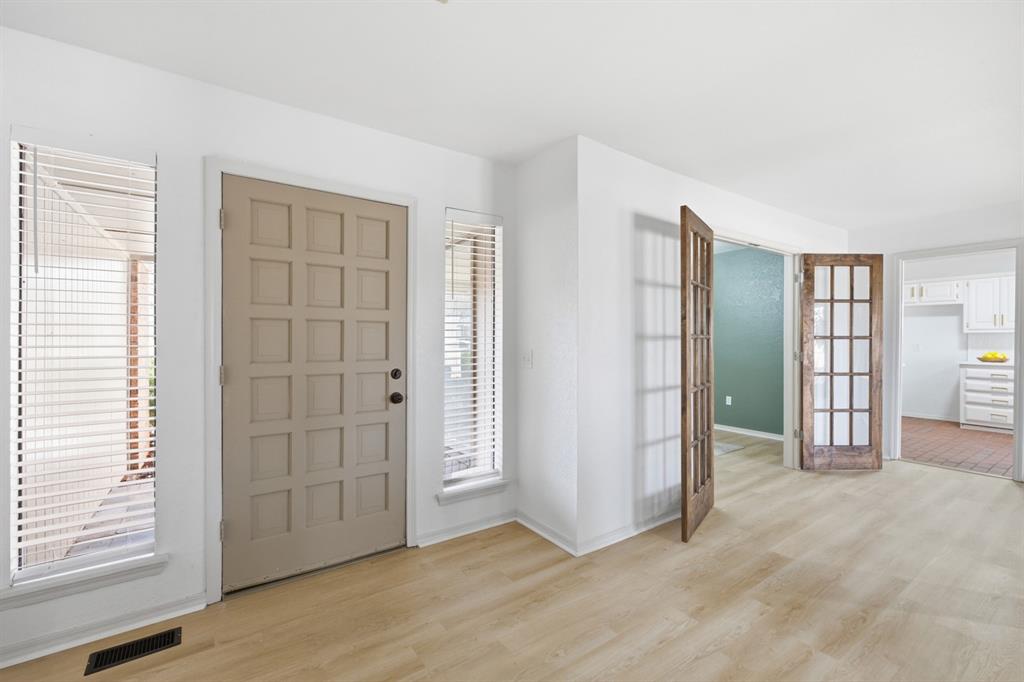 900 Woodbury Drive Property Photo 12