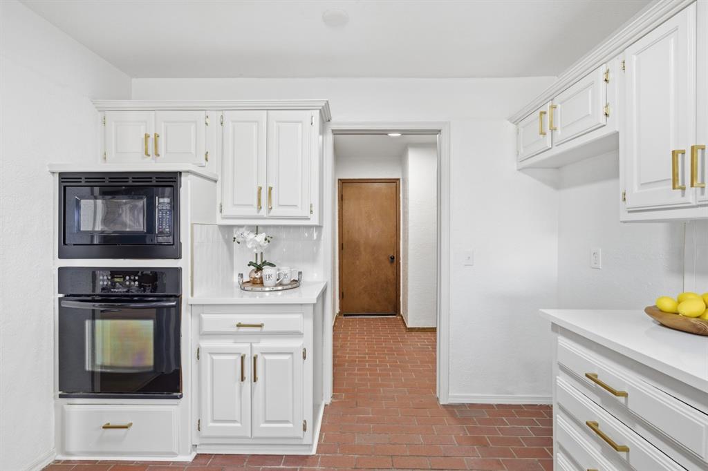 900 Woodbury Drive Property Photo 18