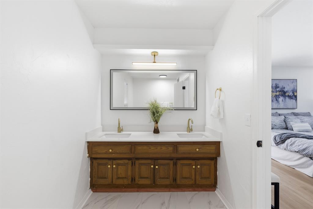 900 Woodbury Drive Property Photo 23