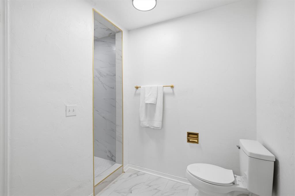 900 Woodbury Drive Property Photo 24