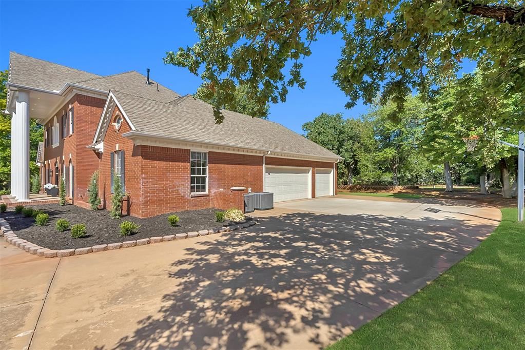 23390 Hunters Trail Property Photo 5