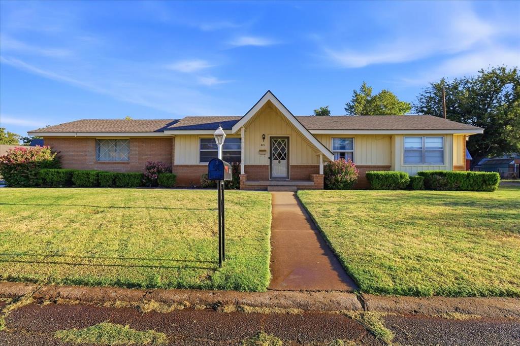 813 Standifer Road Property Photo 1