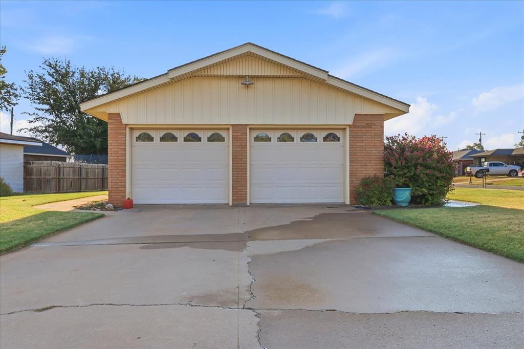 813 Standifer Road Property Photo 3