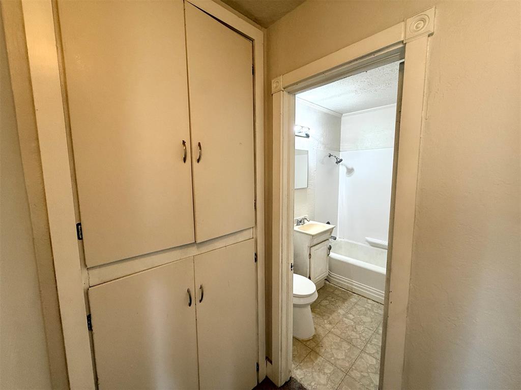 7003 Nw 46th Street Property Photo 6