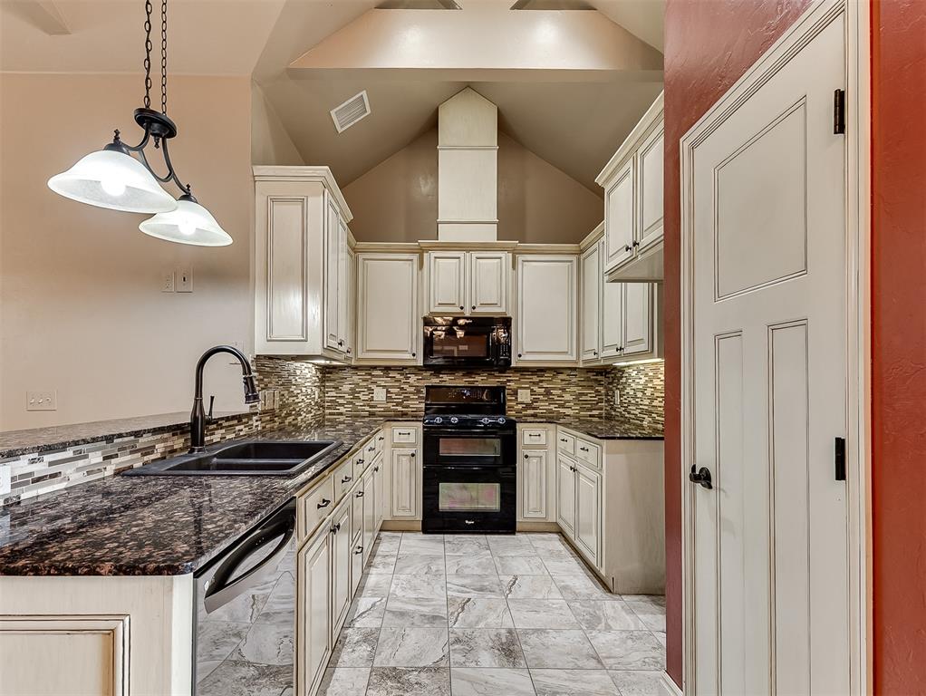 908 Ridgeway Drive Property Photo 11