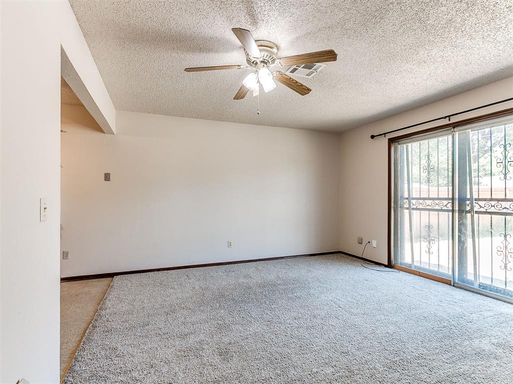 217 W Shadywood Drive Property Photo 6