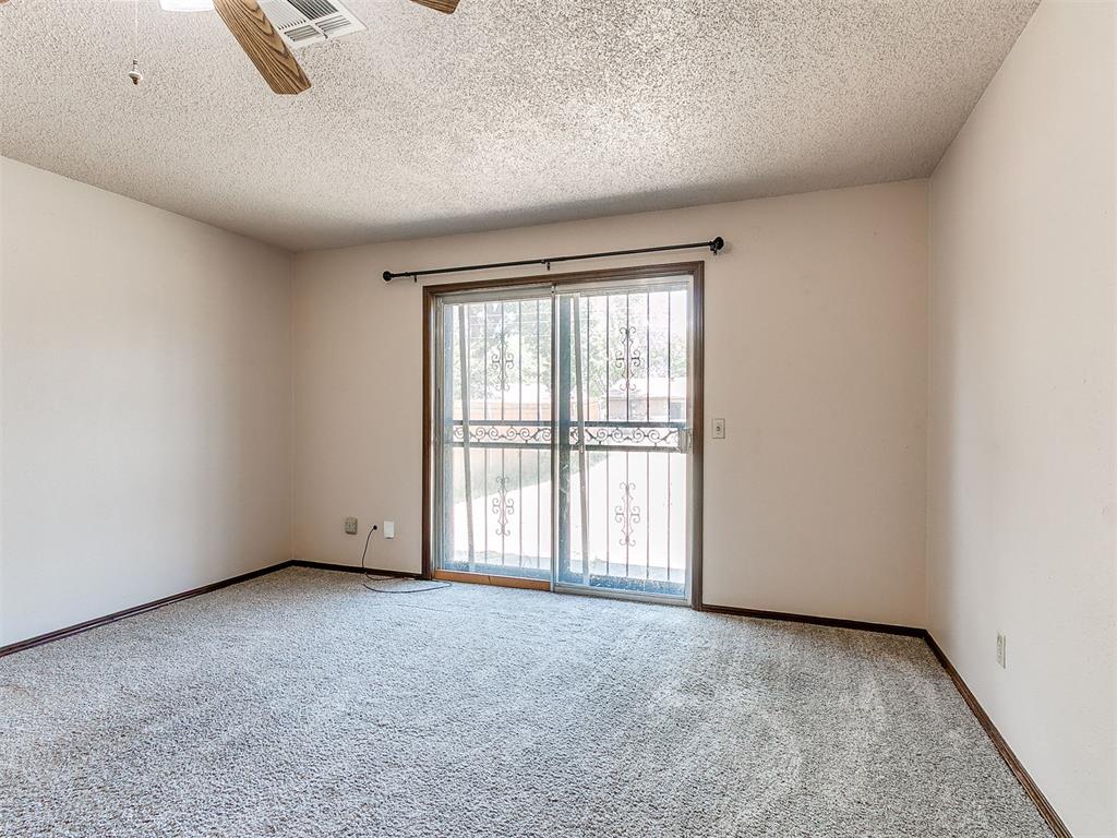217 W Shadywood Drive Property Photo 7