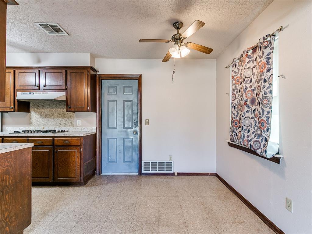 217 W Shadywood Drive Property Photo 9
