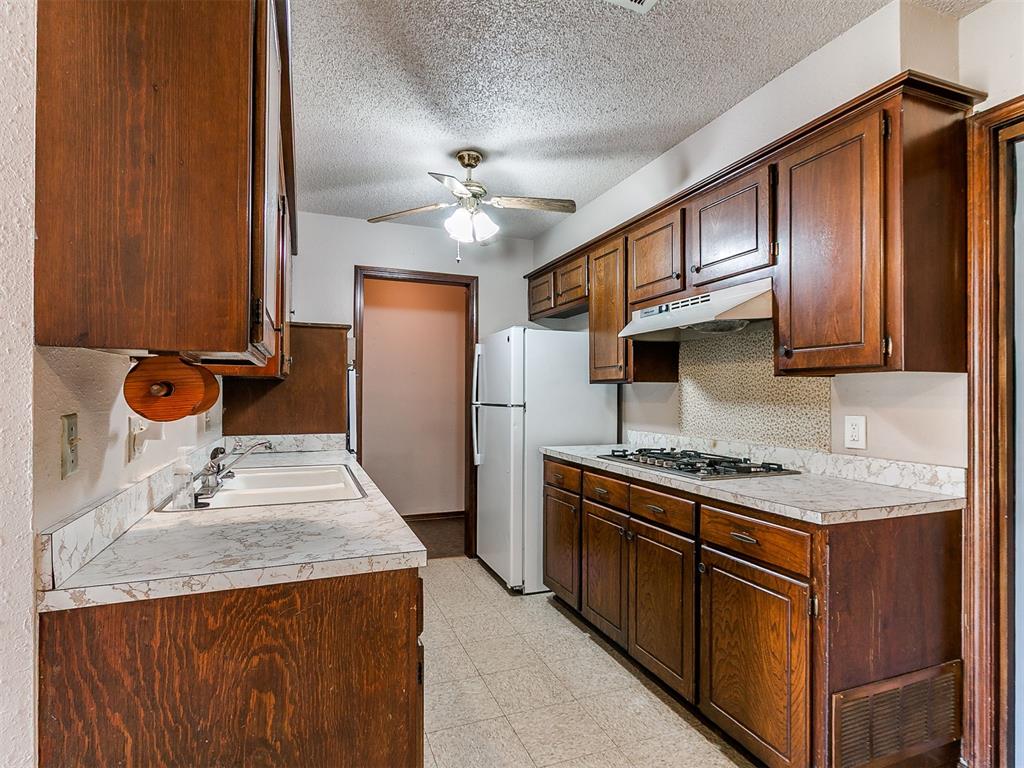 217 W Shadywood Drive Property Photo 11