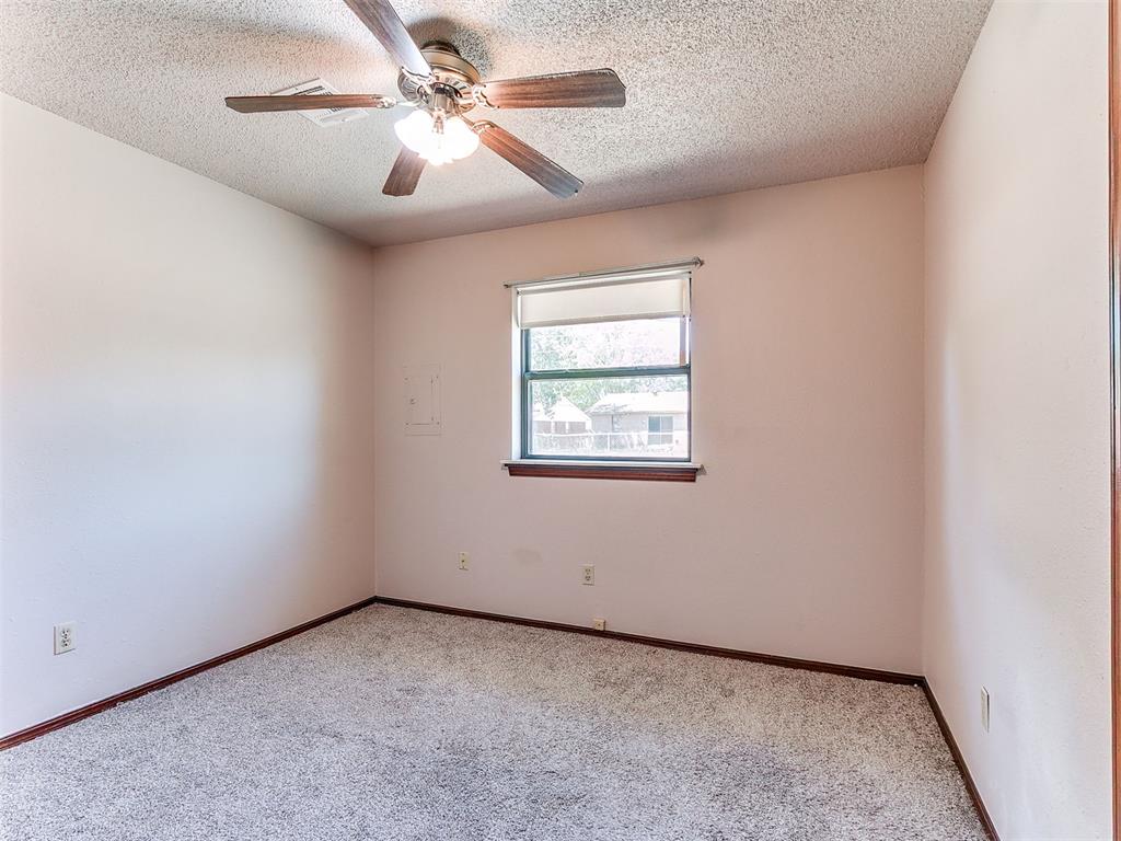 217 W Shadywood Drive Property Photo 15
