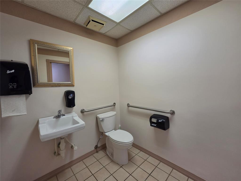 318 W Highland Street Property Photo 6