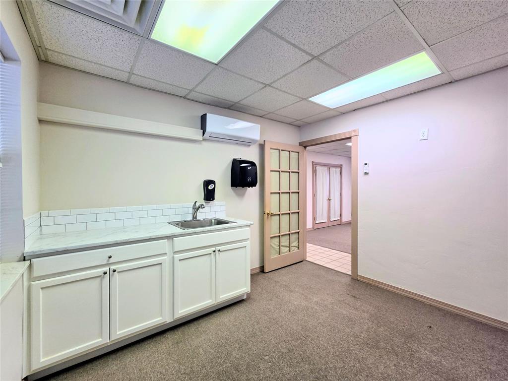 318 W Highland Street Property Photo 11