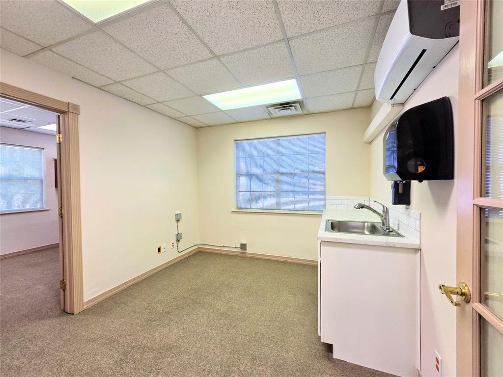 318 W Highland Street Property Photo 12
