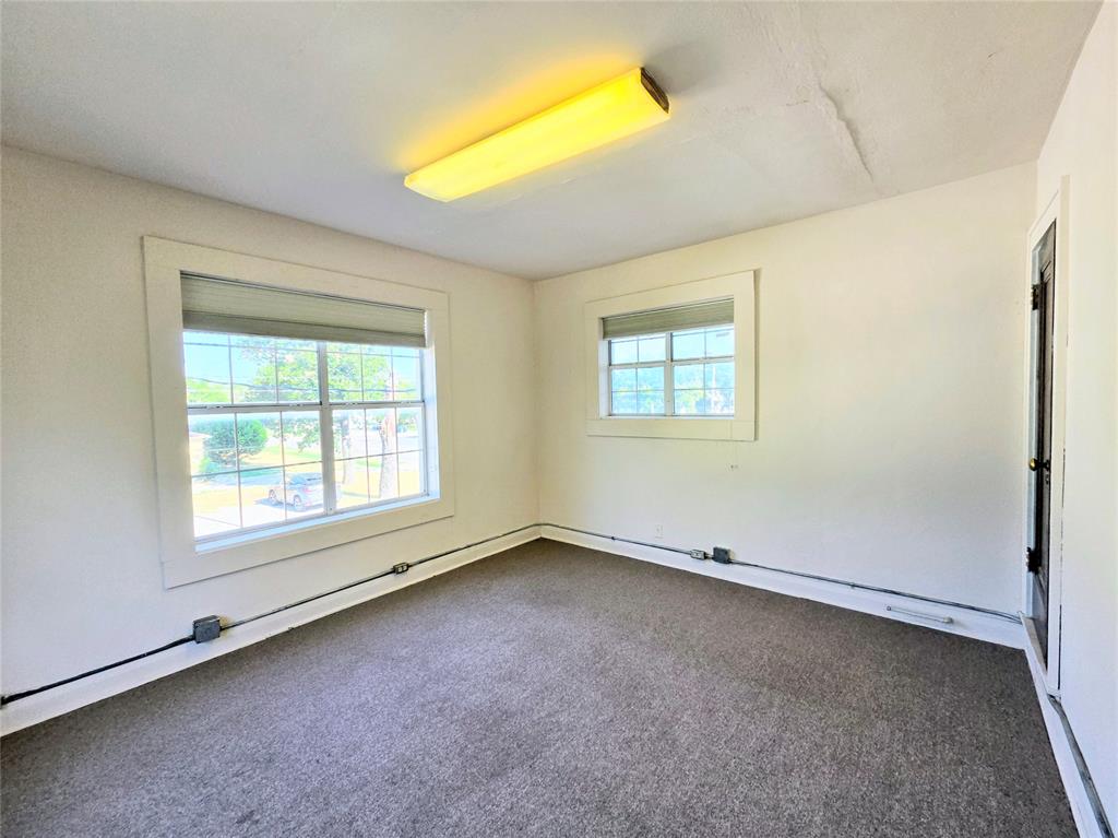 318 W Highland Street Property Photo 15