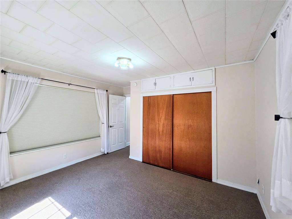 318 W Highland Street Property Photo 17