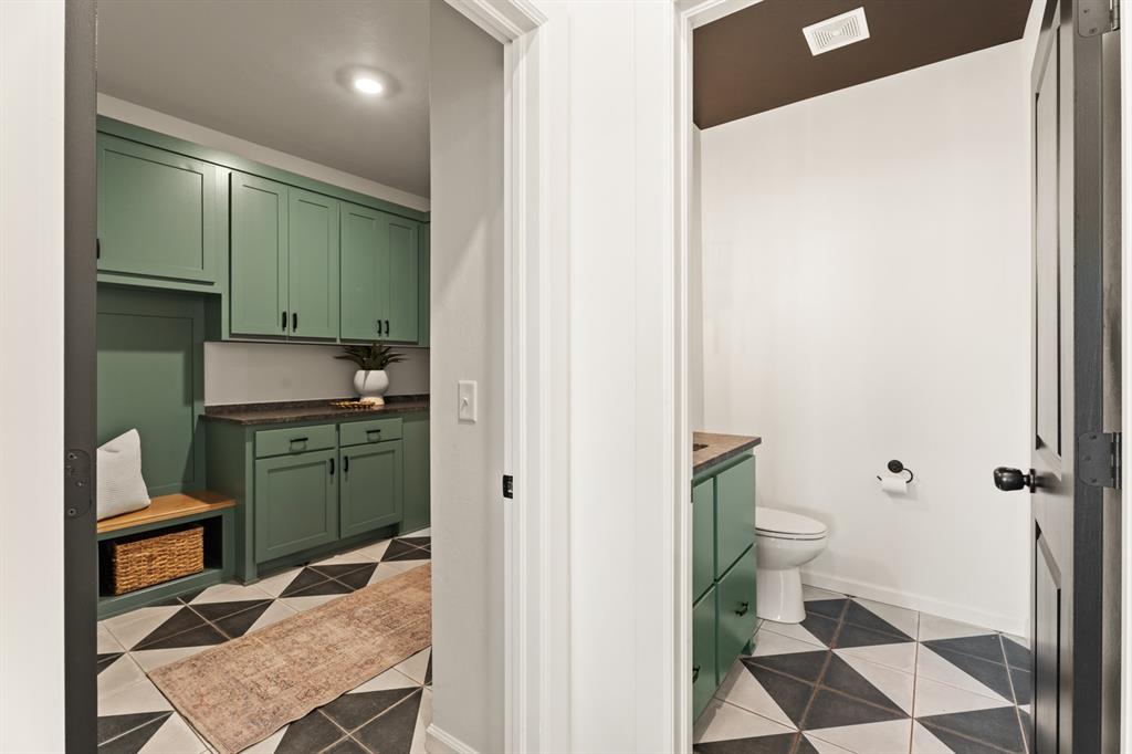 19909 Thornhaven Drive Property Photo 8