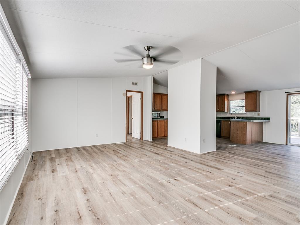 1247106 Property Photo 3