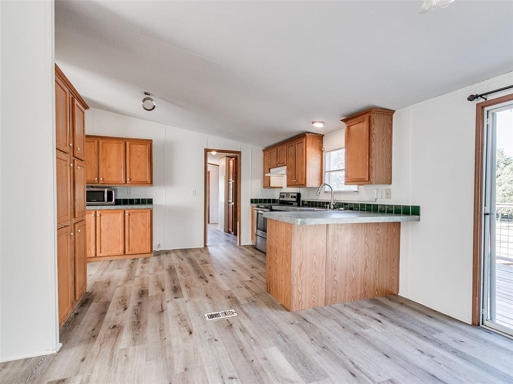 1247106 Property Photo 10