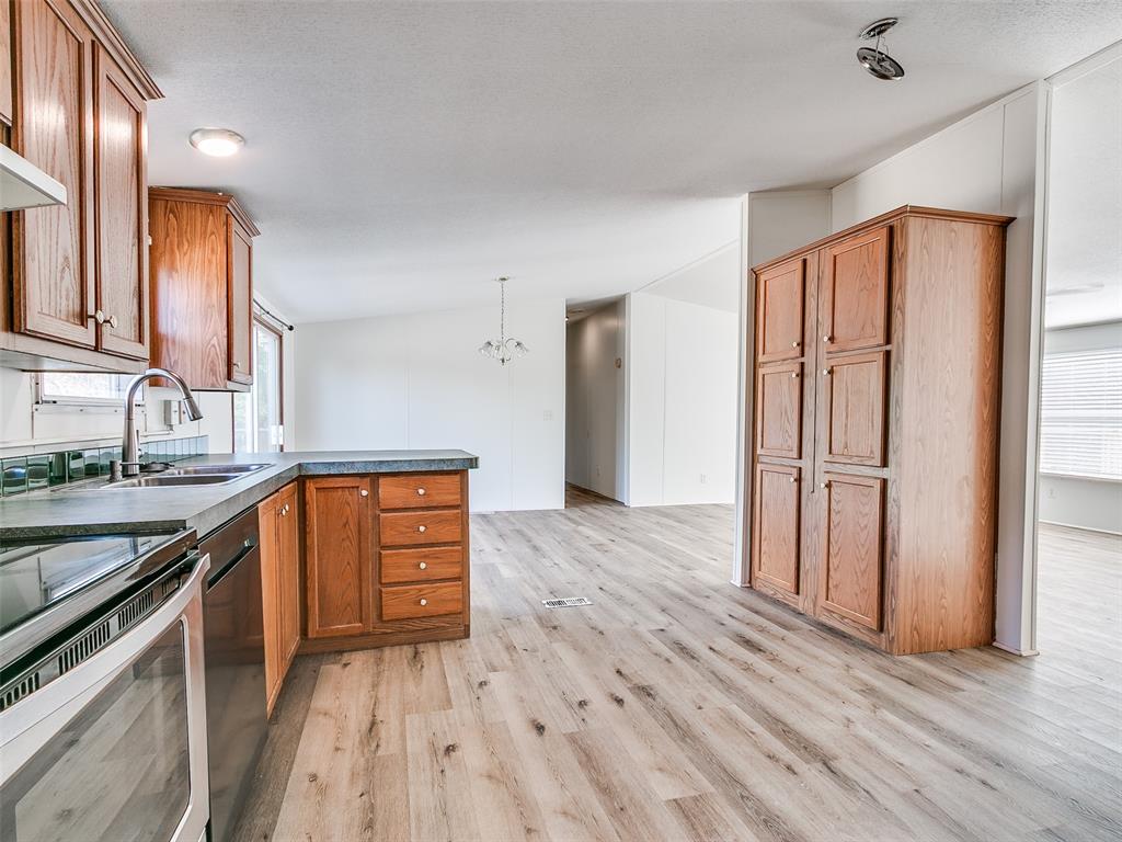 1247106 Property Photo 13