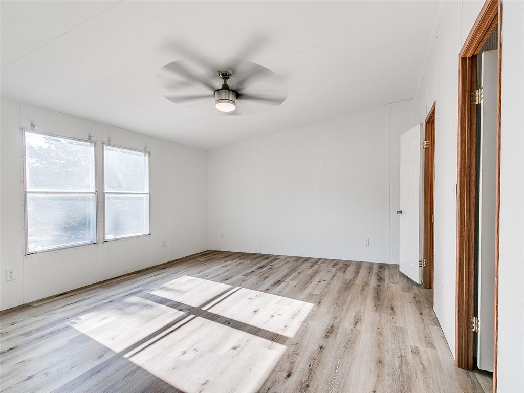 1247106 Property Photo 18