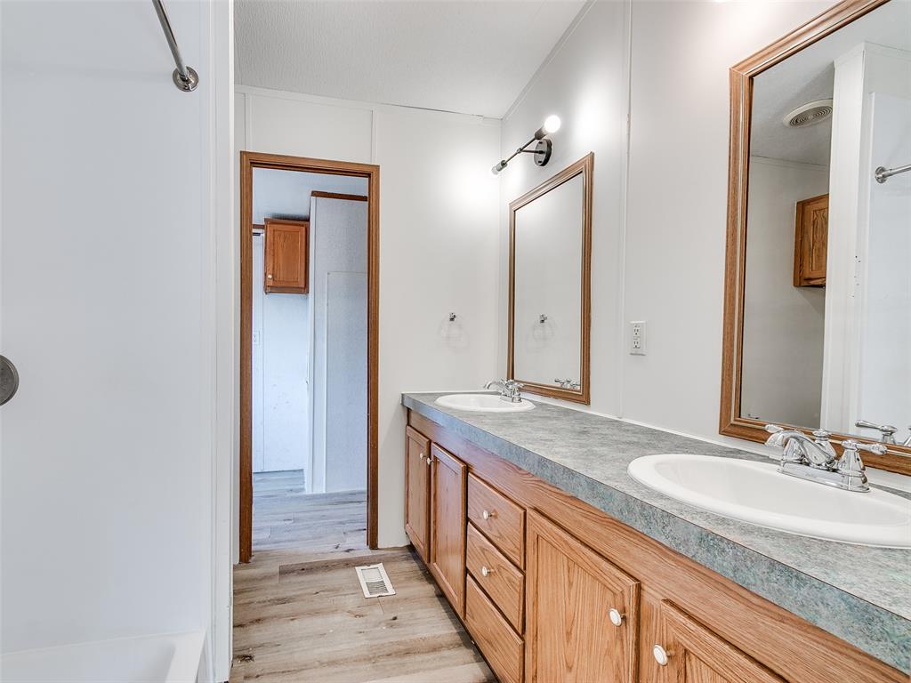 1247106 Property Photo 21
