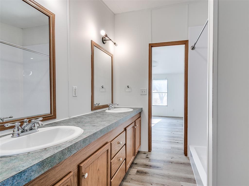 1247106 Property Photo 23