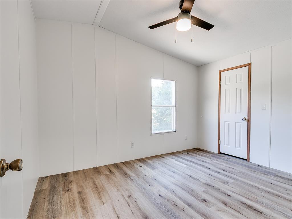 1247106 Property Photo 30