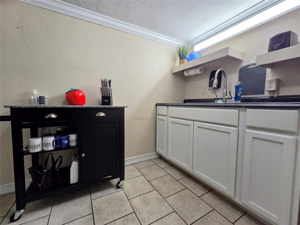 1813 N Harrison Avenue Property Photo 7