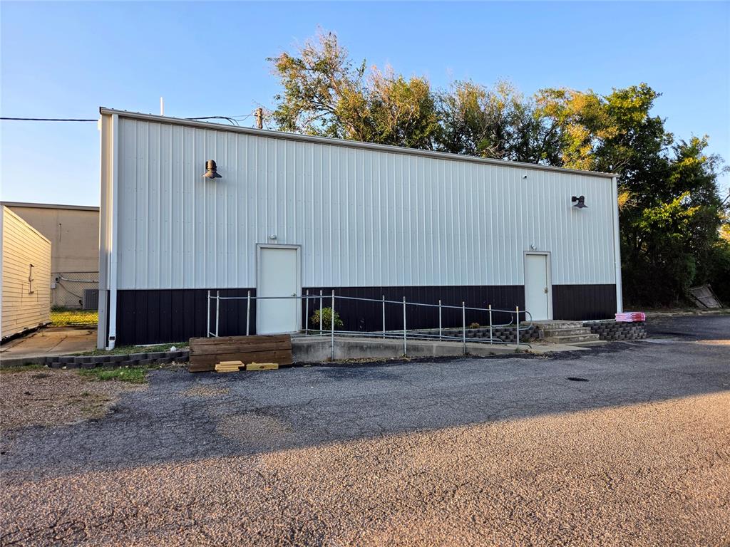 1813 N Harrison Avenue Property Photo 26