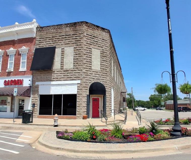 101 N Bdwy Property Photo 1