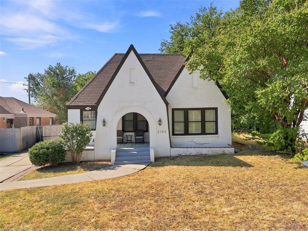 2104 Nw 26th Street Property Photo 2