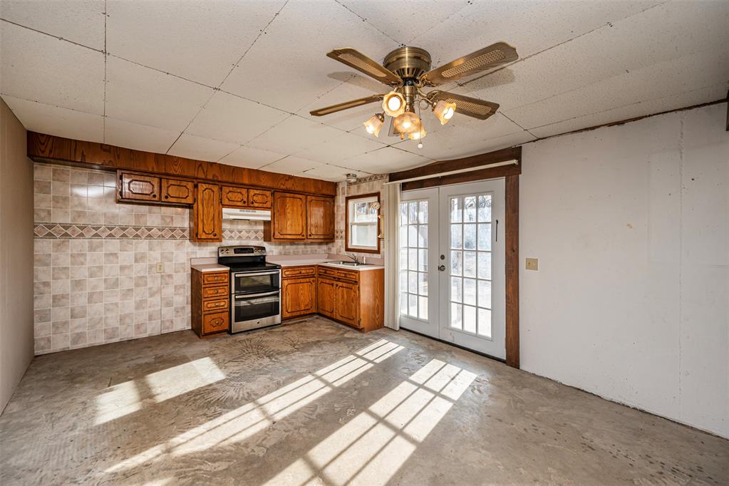 4045 County Road 1510 Property Photo 29
