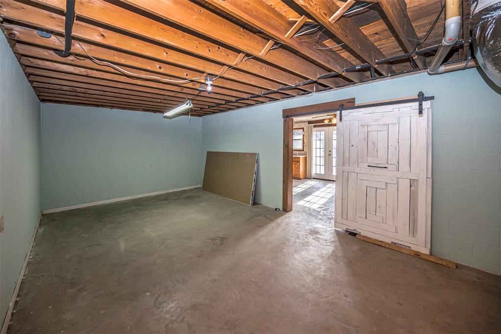 4045 County Road 1510 Property Photo 34