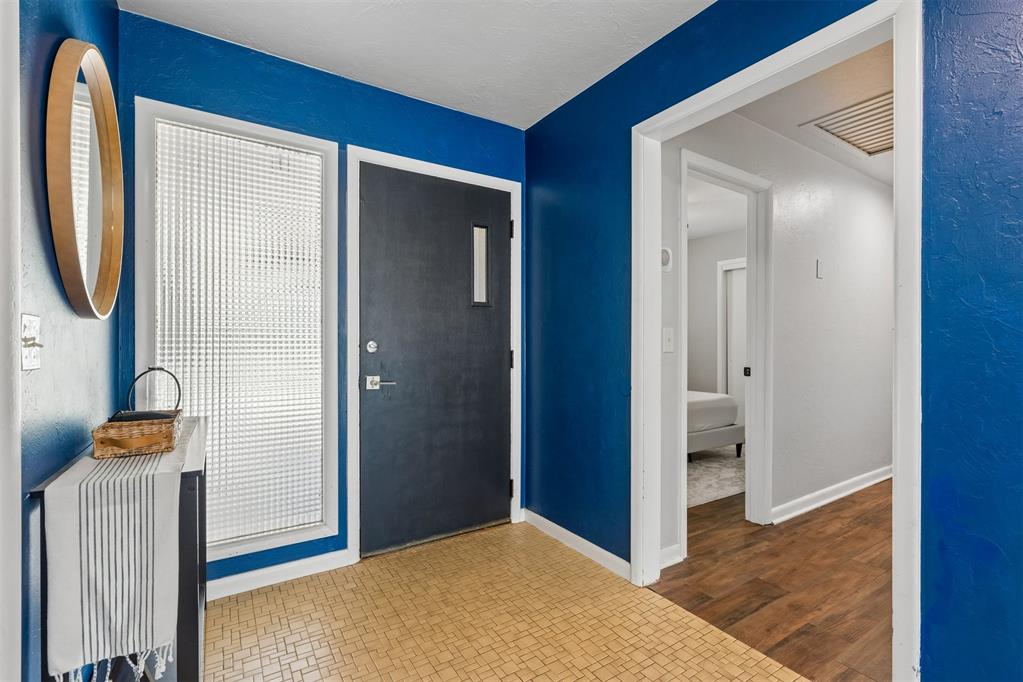 4052 Nw 60th Street Property Photo 5