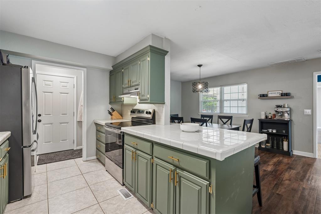 4052 Nw 60th Street Property Photo 15