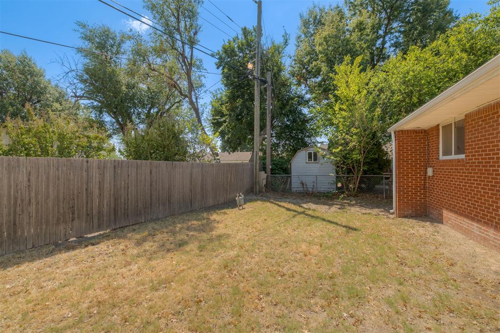 4904 N Warren Avenue Property Photo 8