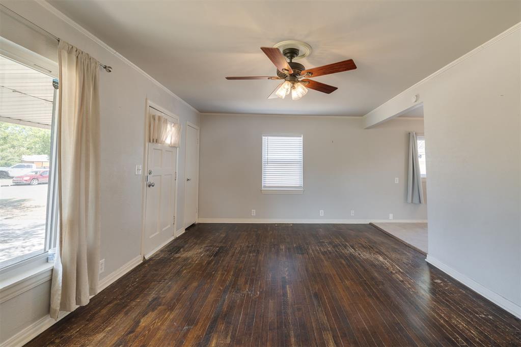 4904 N Warren Avenue Property Photo 14