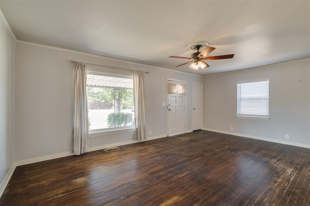 4904 N Warren Avenue Property Photo 15