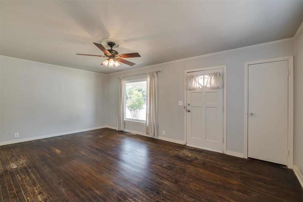 4904 N Warren Avenue Property Photo 17