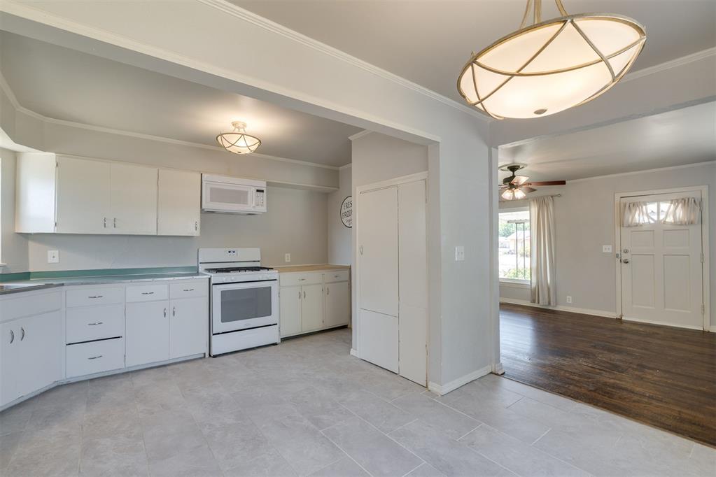 4904 N Warren Avenue Property Photo 22